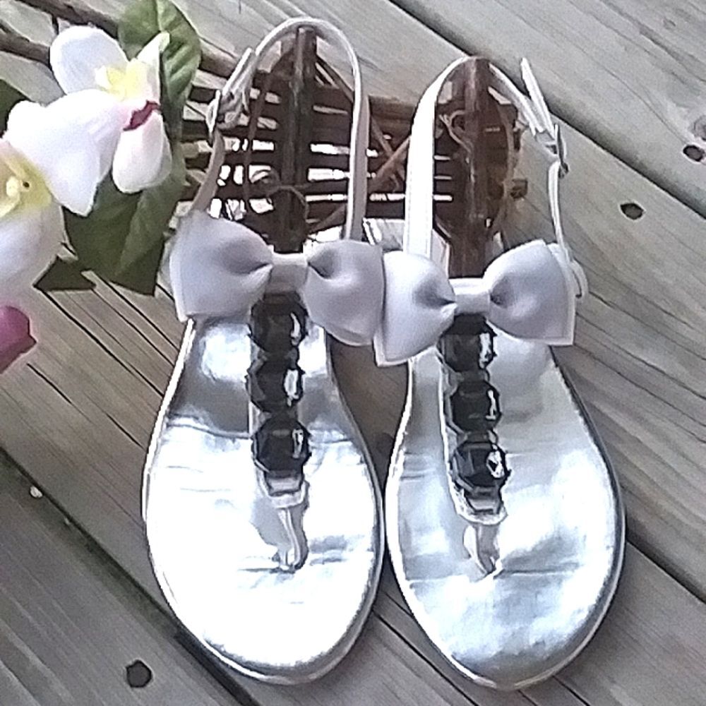 Vera Wang Thong Sandal Ankle Strap Bows Fairy Sparkle Gems Silver White …